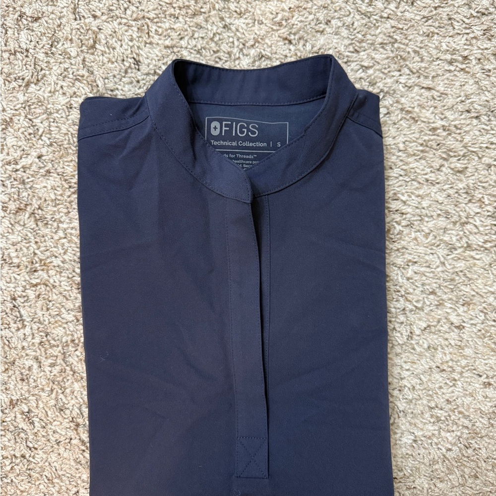 Figs Womens Navy Shirt/joggers